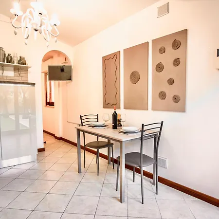 La Casetta- Bilocale Con Giardino Privato شقة *